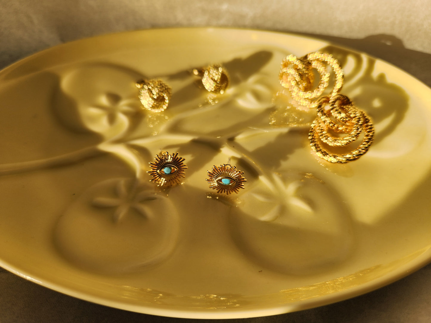 Lucy eye earrings