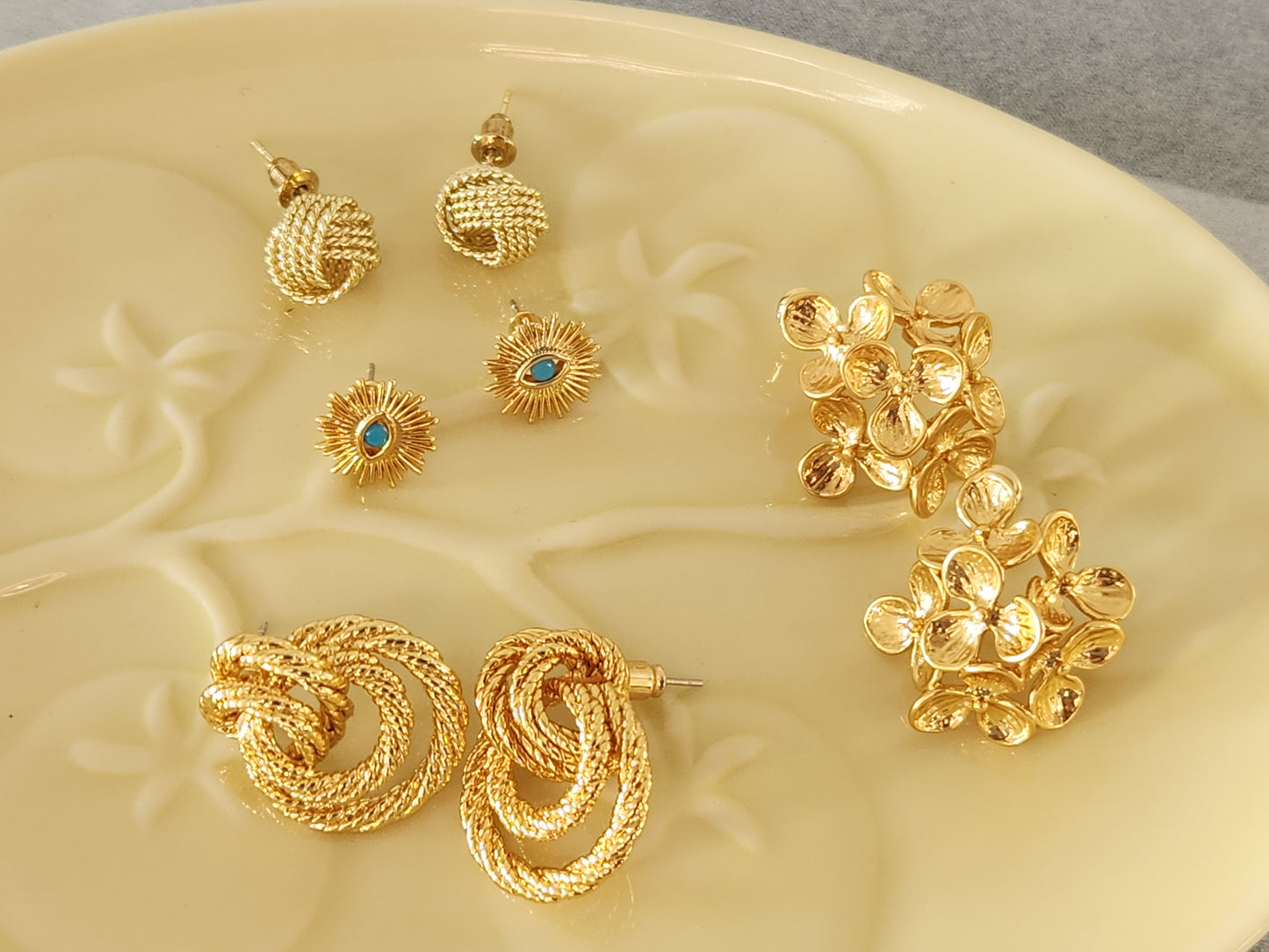 Lucy eye earrings